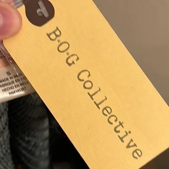 Floral Green Women's Top - Picture 5 of 6